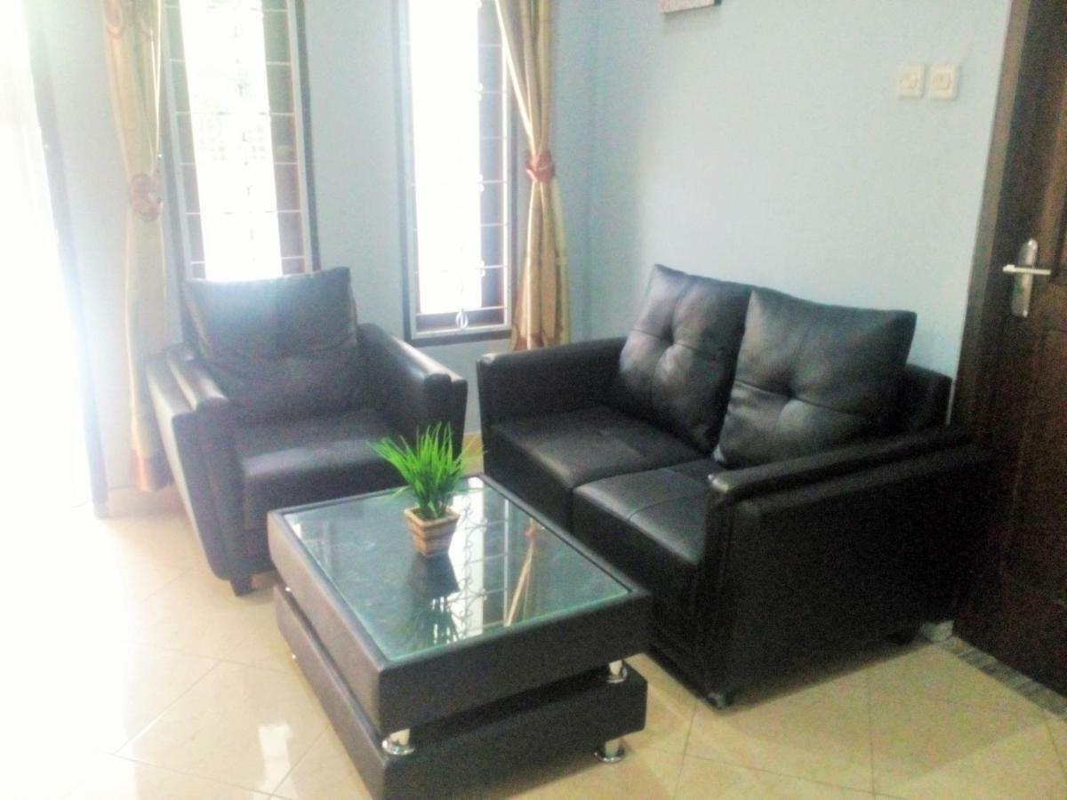 Homestay Bumi Asri III Cikutra Bandung Exterior photo